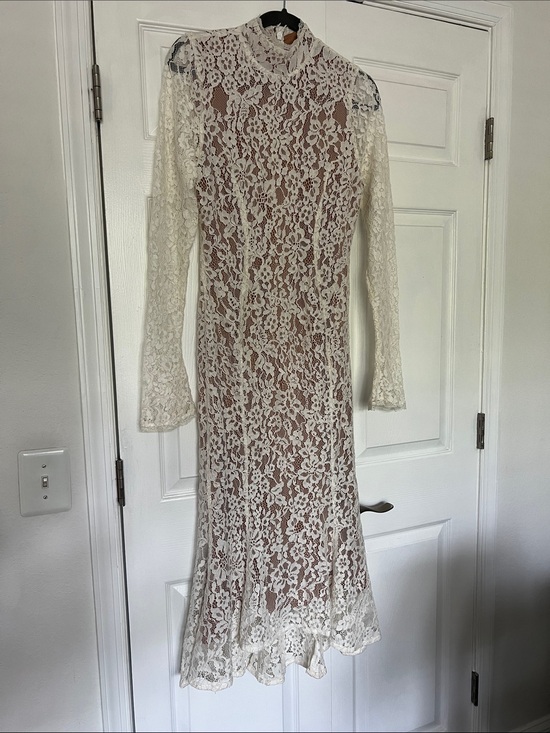 Dresses & Skirts - Worn Once House of CB “Sophia” Ivory Lace Dress Size L